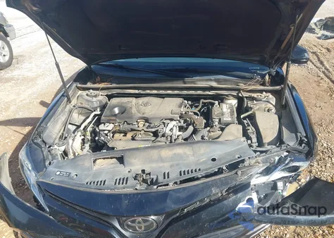 2019 Toyota Camry Le z USA, uszkodzony, nr VIN 4T1B11HK5KU726767